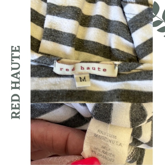 Red Haute Stripe Grey White Knit Top Batwing Sleeves V Neck Size Medium - Picture 6 of 6